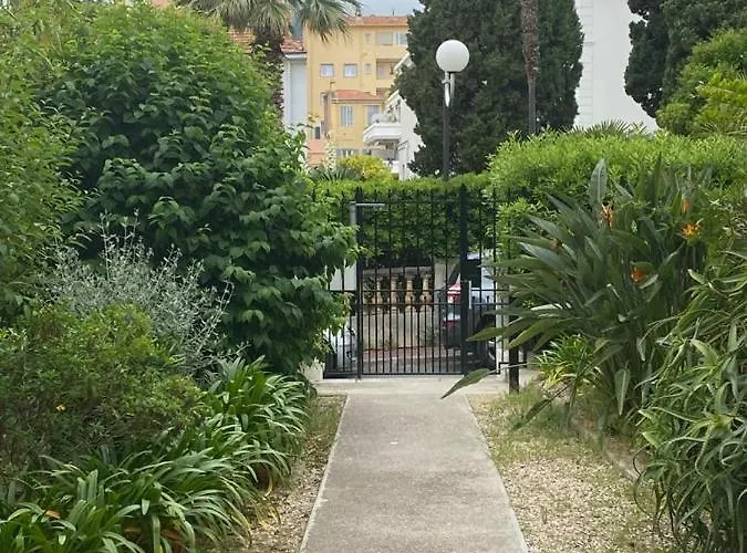 Pavillon D'angleterre Au Coeur De La * Menton