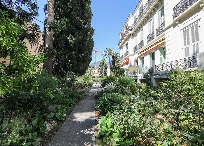 Pavillon D'angleterre Au Coeur De La 아파트 *