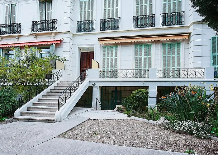 Pavillon D'angleterre Au Coeur De La